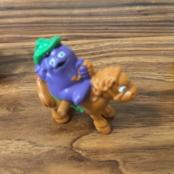 McDonald Toys bundle of 4. Letting go of my collection (mlb) - Picture 3 of 8